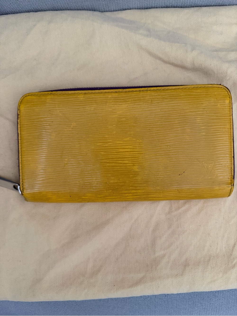 Louis Vuitton Epi Zippy Zip-Around Wallet